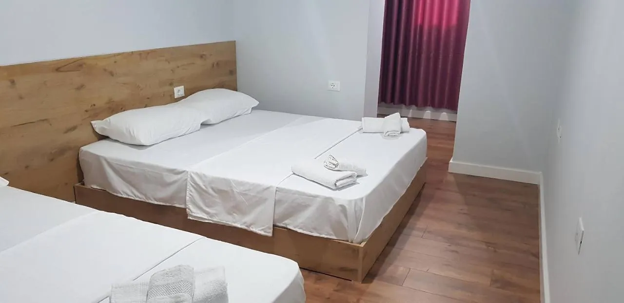 Ersa'S Lovely Flat-2 Bedroom Tirana 0*,